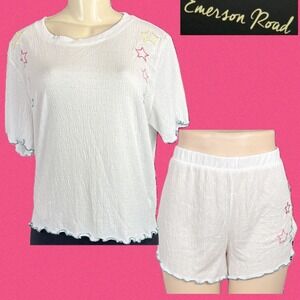 Emerson Road XL Pajama Set White Textured Star Embroidered Detail Top & Shorts